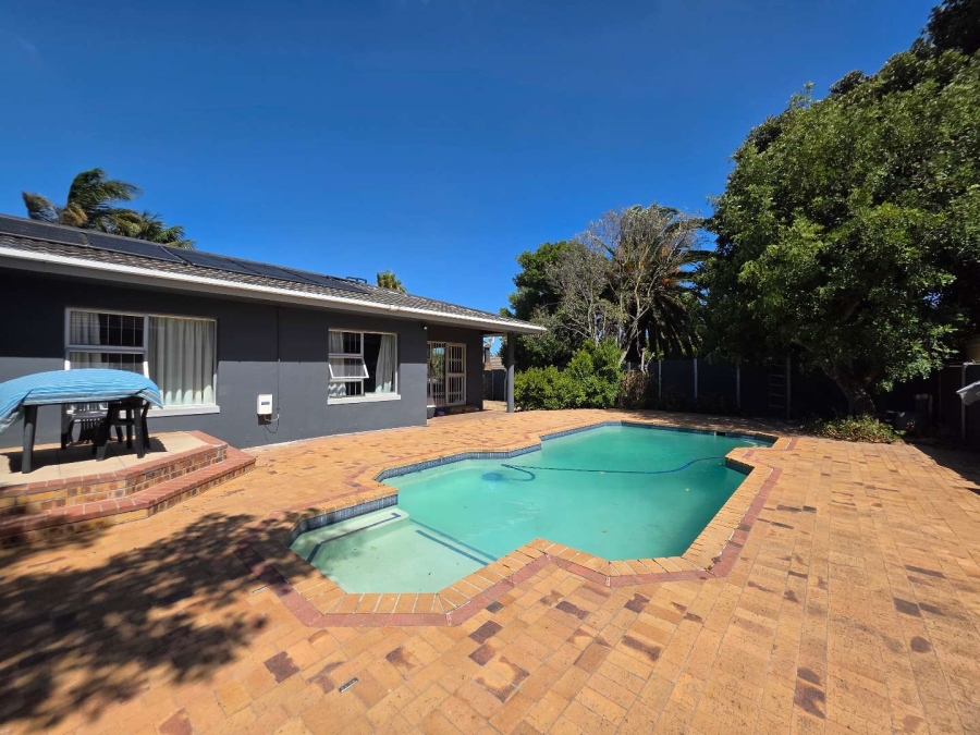 3 Bedroom Property for Sale in Welgelegen Western Cape